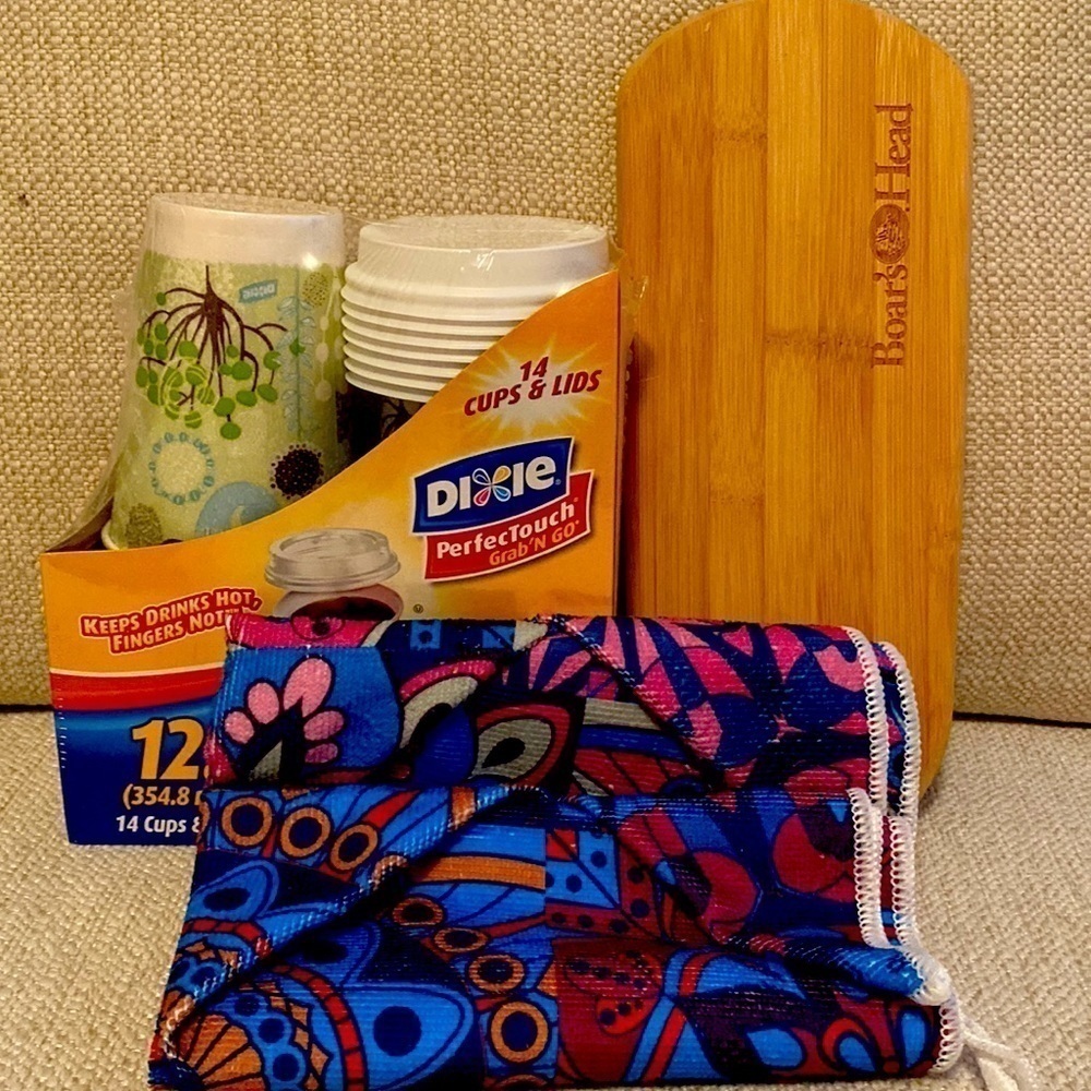 PICNIC BUNDLE with Juicy Couture blanket - Picture 8 of 8